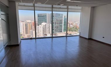 Oficina en Arriendo en Edificio Quantum en mejor sector de negocios de Las Condes