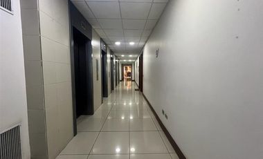 Oficina en Arriendo en Edificio Quantum en mejor sector de negocios de Las Condes