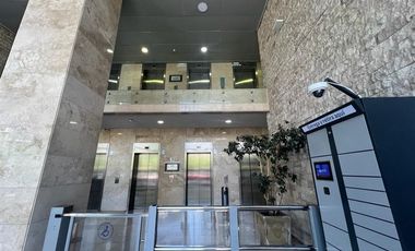 Oficina en Arriendo en Edificio Quantum en mejor sector de negocios de Las Condes