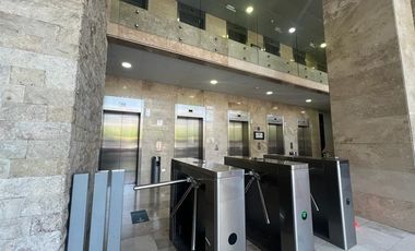 Oficina en Arriendo en Edificio Quantum en mejor sector de negocios de Las Condes