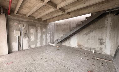 Local Comercial Frente Universidad Estatal GYE