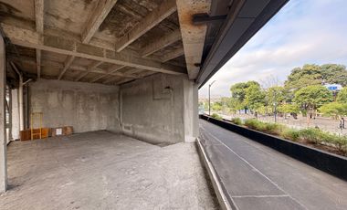 Local Comercial Frente Universidad Estatal GYE