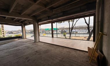 Local Comercial Frente Universidad Estatal GYE