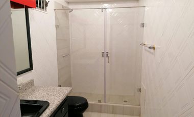 Amplio Departamento en renta semi amoblado de 3 habitaciones en Edificio, calle la Portugal, Quito