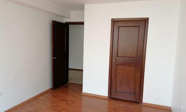 Amplio Departamento en renta semi amoblado de 3 habitaciones en Edificio, calle la Portugal, Quito