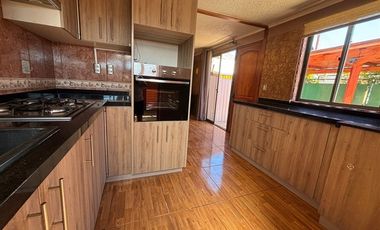 Casa en Venta en VE VENDE HERMOSA CASA EN CONDOMINIO PARADERO 29 1/2 OLMUE 80 Millones