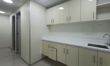 Local Comercial en Arriendo en Isidora Goyenechea con augusto Leguía