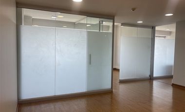 Oficina en Arriendo en Av. La Dehesa 1200