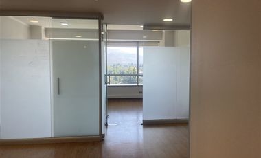 Oficina en Arriendo en Av. La Dehesa 1200
