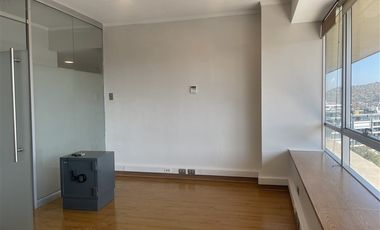 Oficina en Arriendo en Av. La Dehesa 1200