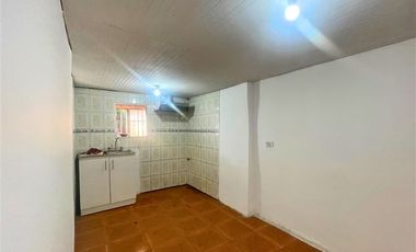 Casa en Venta en Vende Casa Pasaje Diez//Pasaje Once (3 Dorm,1Baño,2 Est)