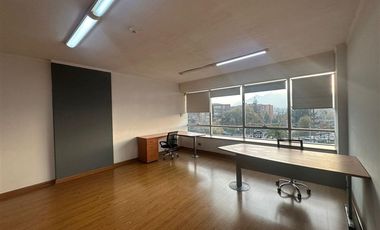 Oficina en Arriendo en Av. La Dehesa 1200