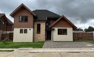 Casa en Arriendo en Condominio Vista Golf