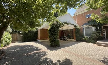 Casa en Arriendo en La Higuera / Camino Central