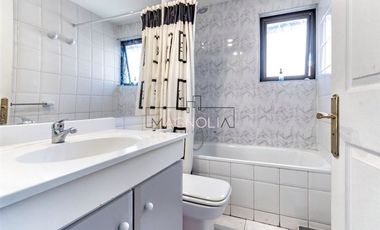 Departamento en Venta en Pedro Canisio con La Hualtatas. 150m2, 3D + servicio