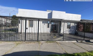 Casa comercial en sector norte.