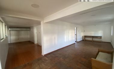 Casa comercial en sector norte.