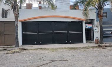 CASA EN RENTA EN POZOS.