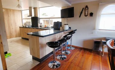 VENTA CASA RENTERA REMODELADA 375 m², 2 departamentos, 2 suites, Ciudadela Kennedy. XG_Aqt