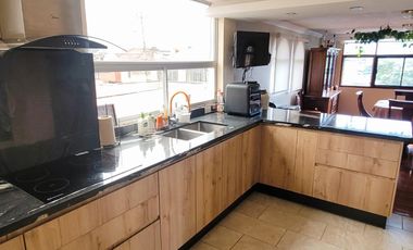 VENTA CASA RENTERA REMODELADA 375 m², 2 departamentos, 2 suites, Ciudadela Kennedy. XG_Aqt