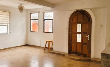 VENTA CASA RENTERA REMODELADA 375 m², 2 departamentos, 2 suites, Ciudadela Kennedy. XG_Aqt