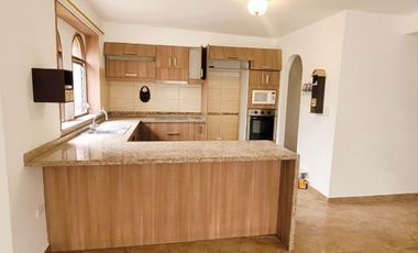 VENTA CASA RENTERA REMODELADA 375 m², 2 departamentos, 2 suites, Ciudadela Kennedy. XG_Aqt