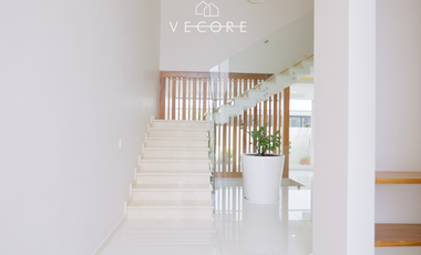 RESIDENCIA EN RENTA EN PUERTA LAS LOMAS, ZAPOPAN