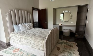 HERMOSA CASA DE LUJO EN RENTA/VALLE/$150,000
