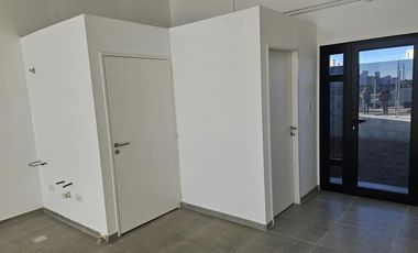 Local en venta en Solares de Manantiales