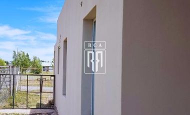 Casa Amplia y Moderna - Barrio Piedras Blancas -  Ciudad de General Fernandez Oro