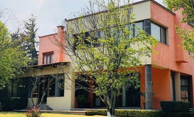 PRECIOSA RESIDENCIA EN VENTA!! SOLO A  10 MIN DE SANTA FE