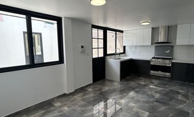 Casa en Renta, Ciudad Satélite, 5 Recamaras