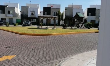 Casa en Renta. Foresta, Metepec
