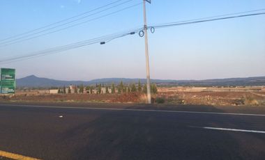 terreno en renta ubicado sobre la Autopista Morelia- Patzcuaro