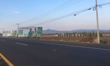 terreno en renta ubicado sobre la Autopista Morelia- Patzcuaro