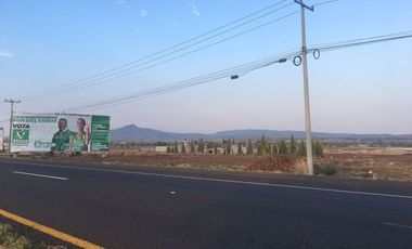terreno en renta ubicado sobre la Autopista Morelia- Patzcuaro