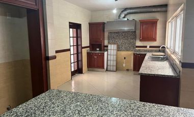 HERMOSA RESIDENCIA EN VENTA JARDINES DEL BOSQUE