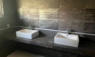 HERMOSA RESIDENCIA EN VENTA JARDINES DEL BOSQUE