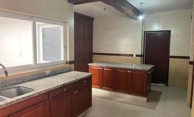 HERMOSA RESIDENCIA EN VENTA JARDINES DEL BOSQUE