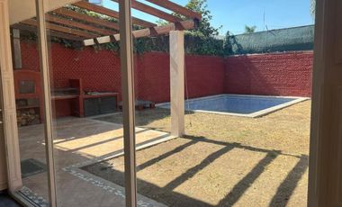 HERMOSA RESIDENCIA EN VENTA JARDINES DEL BOSQUE