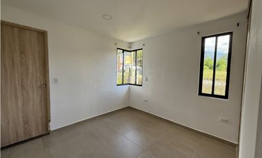 VENTA CASA CAMPESTRE EN CONJUNTO-LA BELLA- CALARCA