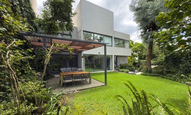 VENTA CASA REMODELADA EN CONDOMINIO (CERRADA) HERRADURA DOBLE SEGURIDAD CON JARDIN