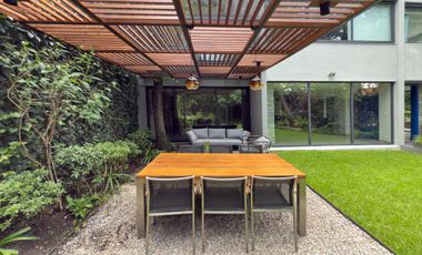 VENTA CASA REMODELADA EN CONDOMINIO (CERRADA) HERRADURA DOBLE SEGURIDAD CON JARDIN