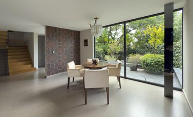 VENTA CASA REMODELADA EN CONDOMINIO (CERRADA) HERRADURA DOBLE SEGURIDAD CON JARDIN