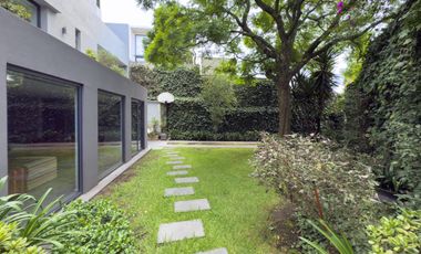 VENTA CASA REMODELADA EN CONDOMINIO (CERRADA) HERRADURA DOBLE SEGURIDAD CON JARDIN