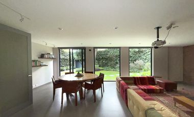 VENTA CASA REMODELADA EN CONDOMINIO (CERRADA) HERRADURA DOBLE SEGURIDAD CON JARDIN