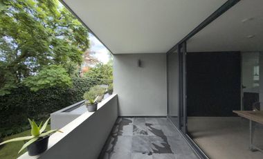 VENTA CASA REMODELADA EN CONDOMINIO (CERRADA) HERRADURA DOBLE SEGURIDAD CON JARDIN