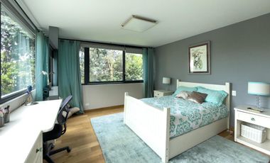 VENTA CASA REMODELADA EN CONDOMINIO (CERRADA) HERRADURA DOBLE SEGURIDAD CON JARDIN