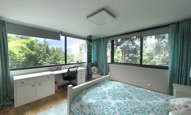 VENTA CASA REMODELADA EN CONDOMINIO (CERRADA) HERRADURA DOBLE SEGURIDAD CON JARDIN