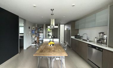 VENTA CASA REMODELADA EN CONDOMINIO (CERRADA) HERRADURA DOBLE SEGURIDAD CON JARDIN